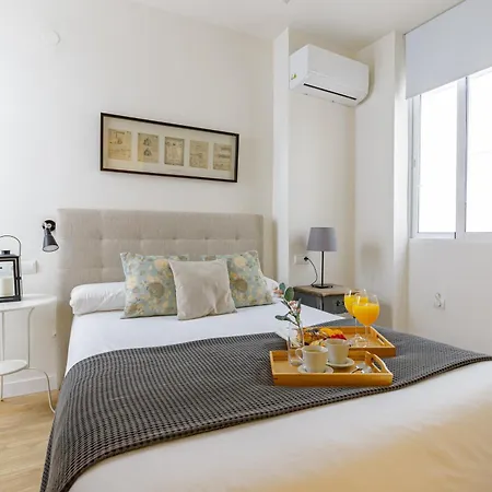 Apartment Living4malaga Charming Twin